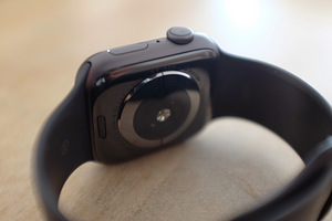 Apple Watch Series 4 Space Gray (44мм) (2 фото из 8)