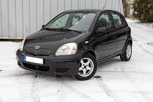 Autorent Toyota Yaris Automat BOLT FOOD/ WOLT bensiin (1 foto / 5)