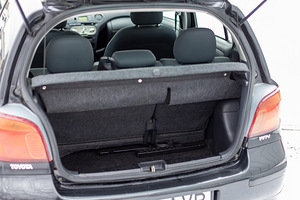 Autorent Toyota Yaris Automat BOLT FOOD/ WOLT bensiin (5 foto / 5)