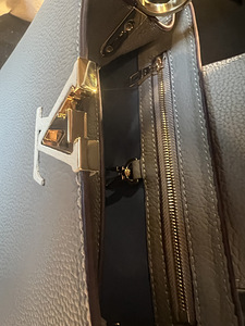 Louis Vuitton Capucines BB (4 фото из 6)