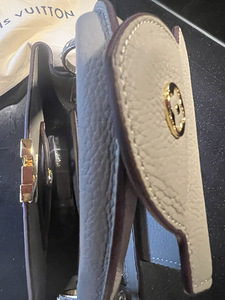 Louis Vuitton Capucines BB (5 фото из 6)