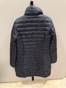 Женская куртка-пуховик EMPORIO ARMANI 36-38р (4 фото из 6)