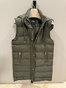 ZARA XS oliivroheline vest, praktiliselt uus (1 foto / 4)