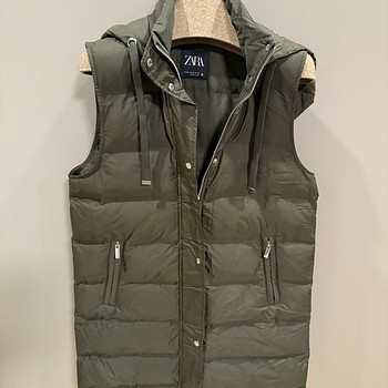Жилетка ZARA XS оливковый цвет, практически новая