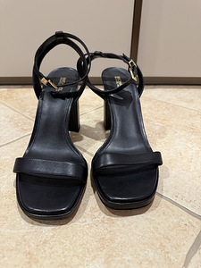 Босоножки Michael Kors кожаные, черные 40,5 размер (1 фото из 7)