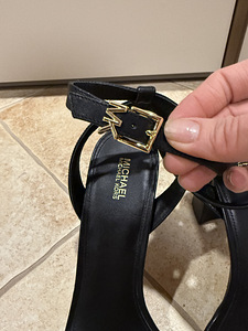 Босоножки Michael Kors кожаные, черные 40,5 размер (2 фото из 7)