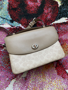 Сумка Coach (1 фото из 10)