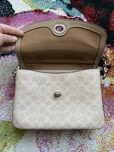 Сумка Coach (6 фото из 10)