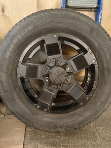 Продам комплект колес (1 фото из 9)
