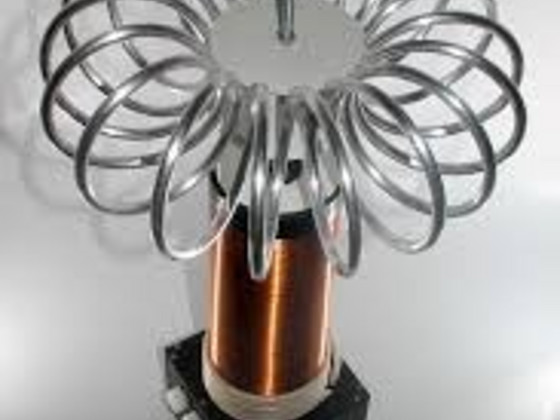 Tesla Show Coil ja rekvisiidid