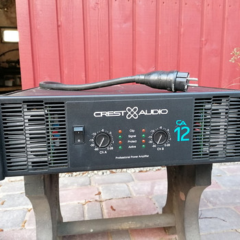 Võimendi Crest Audio CA12