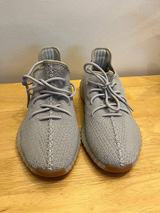 Yeezy 350 V2 Sesame НОВЫЕ (2 фото из 5)