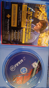 Диски на PS4 (7 фото из 7)