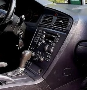 Volvo S60, V70, V70XC 2001 Радио (1 фото из 1)