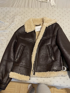 Куртка bershka (1 фото из 3)