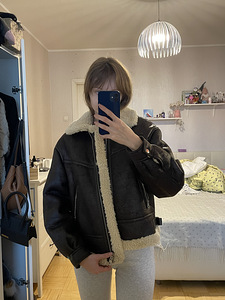 Куртка bershka (3 фото из 3)