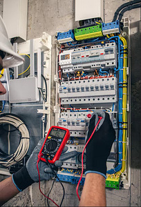 Elektriku teenused: automatiseerimine ja kilpide elektritööd (1 foto / 2)