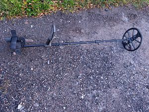 Metallidetektor (1 foto / 3)