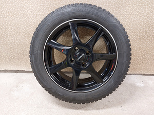 Зимние шины Goodyear Ultra Grip и диски Dezent 195/60/16 (1 фото из 4)