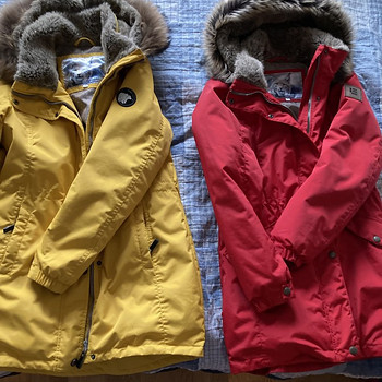 Зимние куртки (желтая 164 см, красная 170 см)