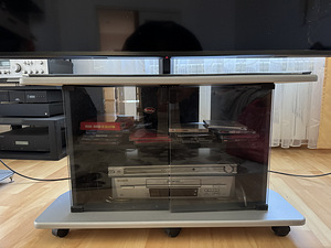 TV Stand (1 foto / 3)