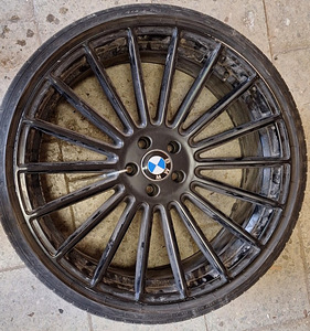 Диски BMW + резина (2 фото из 5)