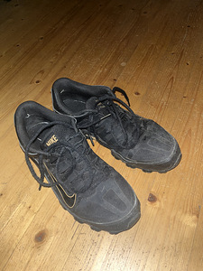 Nike tossud 43 (1 foto / 4)