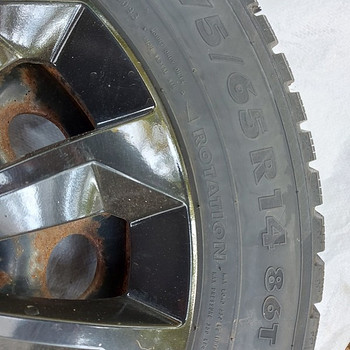 R14 дюймов для Nissan Almera N15 вместе с шинами
