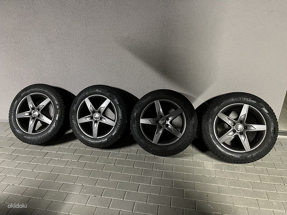 Talverehvid Pirelli Ice Zero 215/65 R17