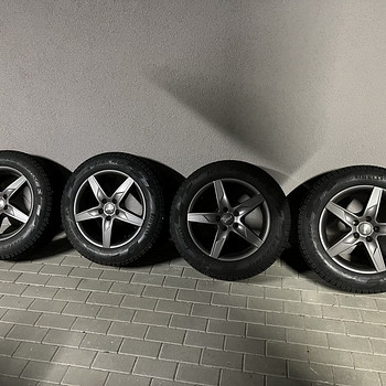 Talverehvid Pirelli Ice Zero 215/65 R17