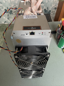 Antminer E3 Crypto Miner (2 foto / 4)