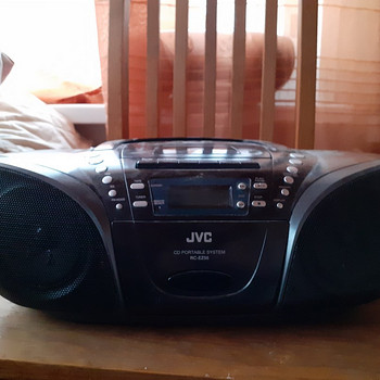 Продается радио JVC