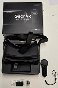 Виртуальные очки Samsung Gear VR Oculus + пульт + коробка (2 фото из 7)