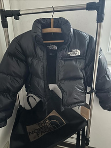 The North Face NUPTSE SHORT JACKET - Пуховик - черный (1 фото из 5)