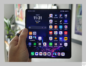 HONOR Magic V3 (2 фото из 2)