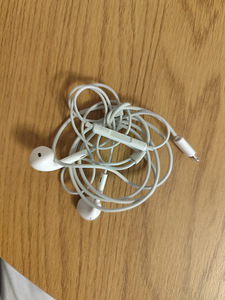 Air pods (1 foto / 2)
