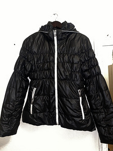Продам куртку (1 фото из 3)