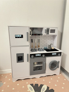 Большая деревянная детская игровая кухня размером 93x96x30 с (7 фото из 7)