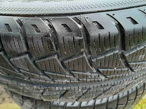 Шины 175/65 R15 M+S 4 шт (4 фото из 4)