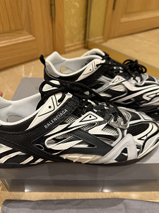 BALENCIAGA suurus 45, originaal (1 foto / 9)