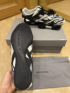 BALENCIAGA suurus 45, originaal (6 foto / 9)