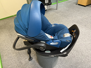 Cybex Cloud Z i-Size - Mountain Blue + cybex Isofix BASE Z (3 foto / 9)