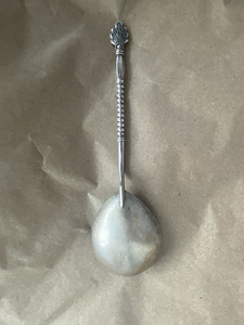 Ложка серебряная (2 фото из 5)