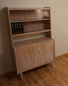 Nõukaaegne kapp (1 foto / 2)