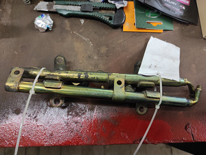 Subaru EZ30 3.0 benz RAMPAINYECTOR (2 foto / 3)