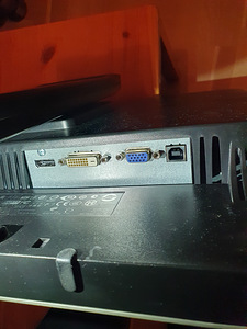 HP LA2405wg 24" (5 foto / 5)