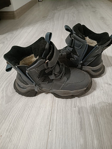 Продам зимние сапоги (2 фото из 2)