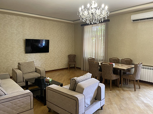 Трехкомнатная квартира в малом центре Еревана. (3 фото из 14)