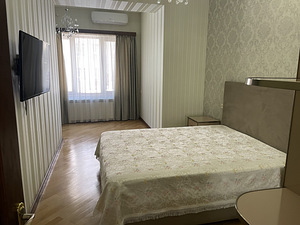 Трехкомнатная квартира в малом центре Еревана. (7 фото из 14)