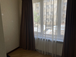 Трехкомнатная квартира в малом центре Еревана. (13 фото из 14)